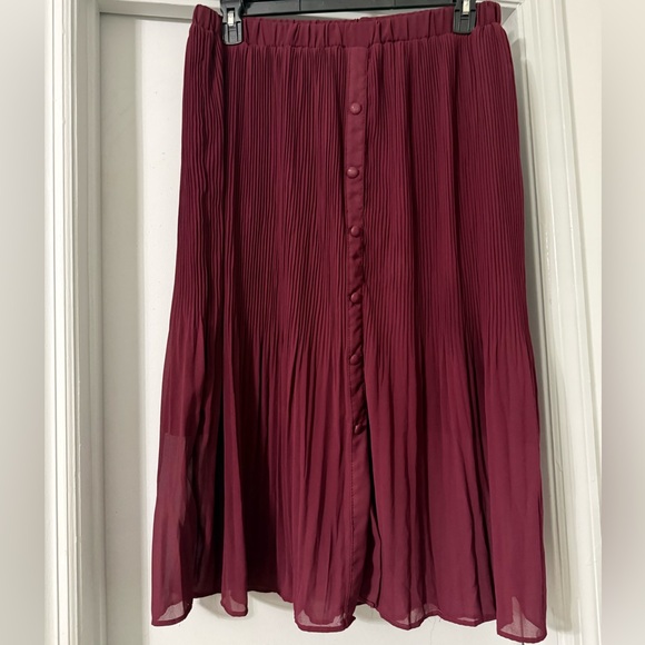 Studio West Dresses & Skirts - Wine Pleated Midi Skirt